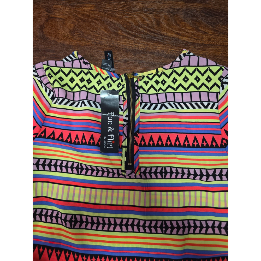 Fun & Flirt short sleeve neon print shirt size XS NWT - Picture 5 of 5
